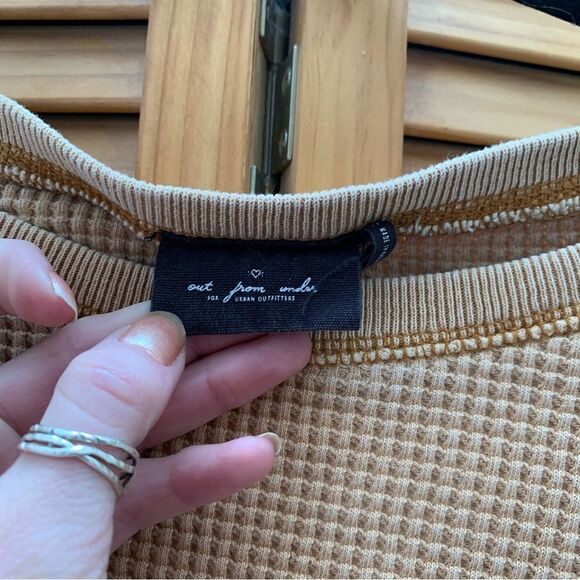 Urban Outfitters Tan Thermal size XS - Picture 2 of 6